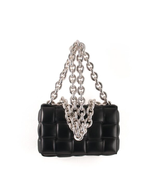 Bottega Veneta Black Leather Cassette, Jumbo Chain Bag Sz 26cm | SKU 066.52.55.02. APT57.com